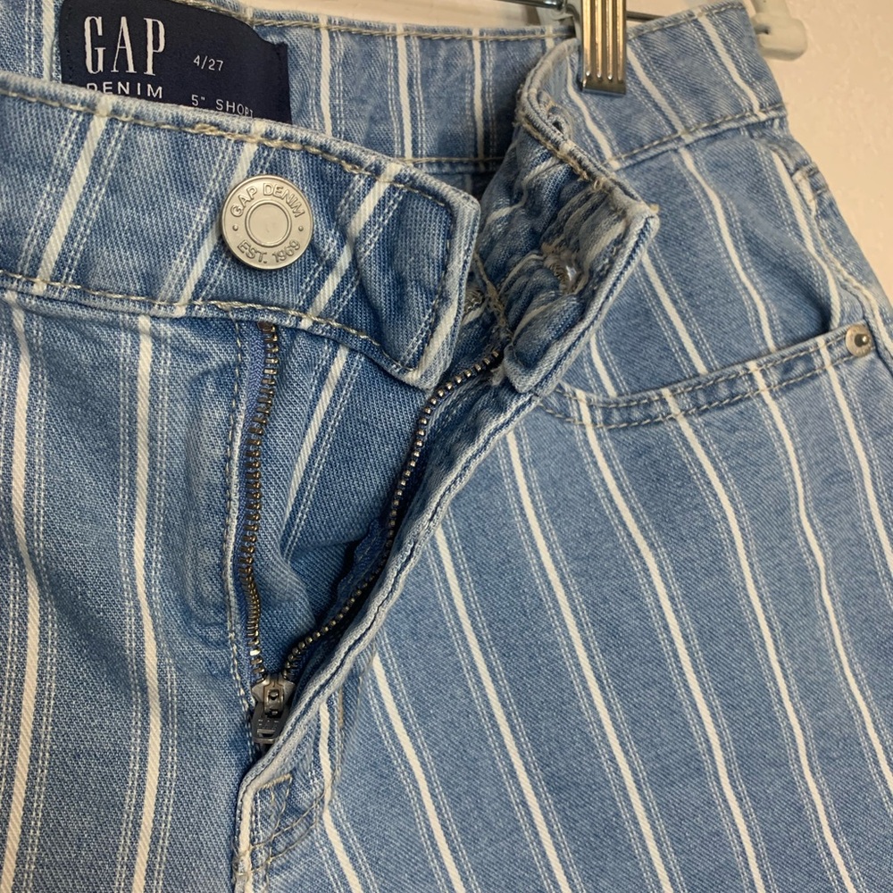 GAP Shorts Womens 4/27  Blue White Striped 5" Short Low Rise Preppy Academia - Picture 8 of 13